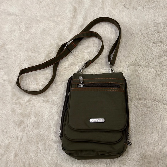 Baggallini lots zippers Crossbody Bag NWOT